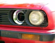 Air Inlet ingebouwd in koplamphouder van BMW e30